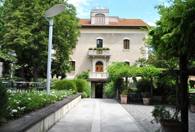 Deco Hotel Perugia Buitenkant foto